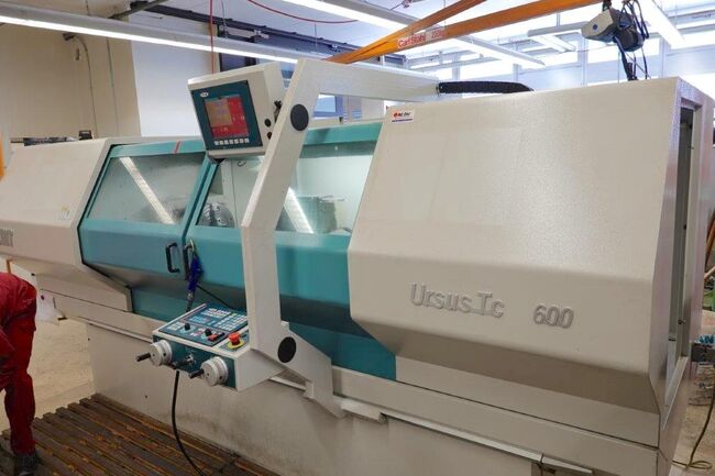 Rivendita Tornio ad autoapprendimento CMT URSUS TC 600 usato