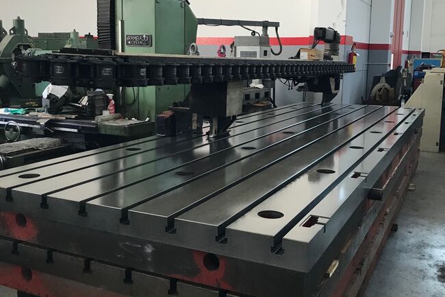 Rivendita Accessori macchine utensili Piano di staffaggio 6000x2000x280mm usati