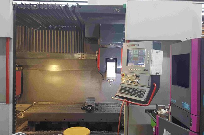 Rivendita Centro di lavoro a 5 assi o più FIDIA UGV K 197/5 usato