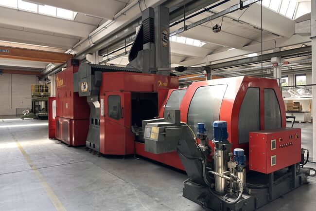 Rivendita Centro di lavoro a 5 assi o più FPT DINO usato