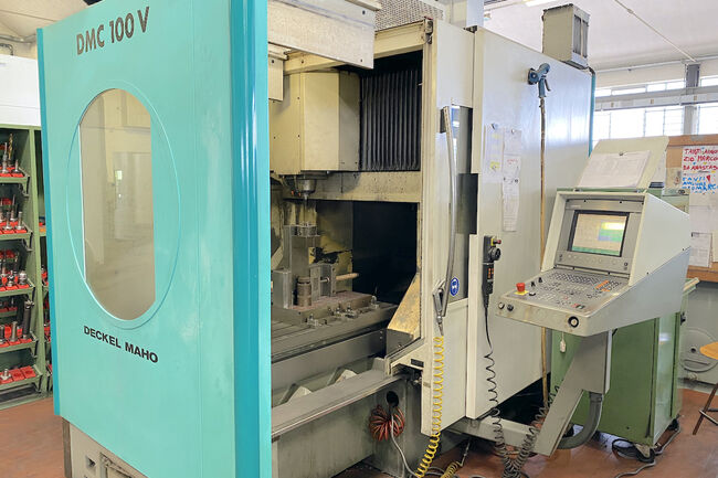 Rivendita Centro di lavoro a portale DECKEL MAHO DMC100V usato