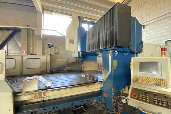 Rivendita Centro di lavoro a portale EUMACH DM3000 usato