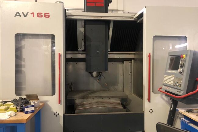 Rivendita Centro di lavoro verticale FIDIA AV166 usato