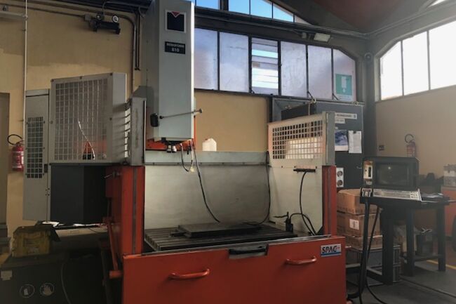 Rivendita Elettroerosione a tuffo CHARMILLE ROBOFORM 810 CNC usata