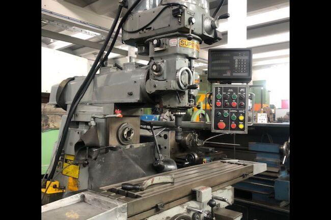 Rivendita Fresatrice a mensola Supermax YCM 208 usata