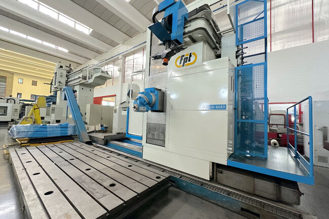 Rivendita Fresatrice a montante mobile FPT AREA M40 usata