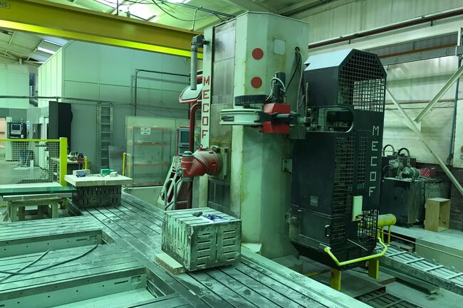 Rivendita Fresatrice a montante mobile MECOF CS500 Agile usata