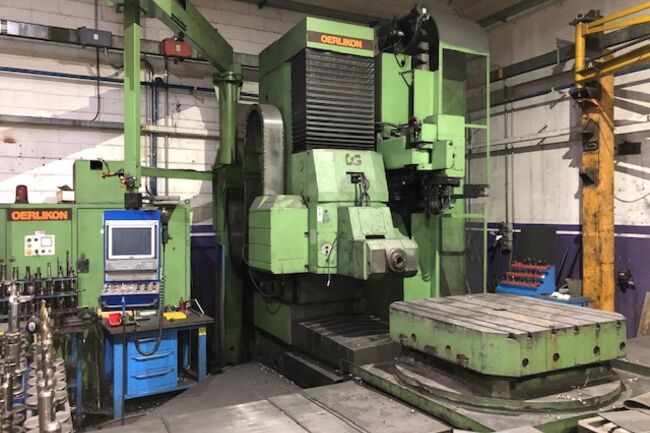 Rivendita Fresatrice a montante mobile OERLIKON CMM usata