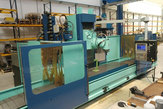 Rivendita Fresatrice a montante a T SACHMAN T10 HS 3000 usata