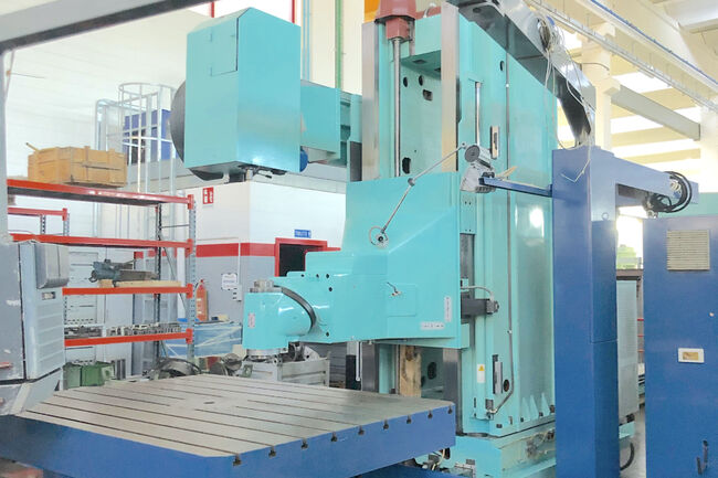 Rivendita Fresatrice a montante a T SACHMAN TRT22 usata