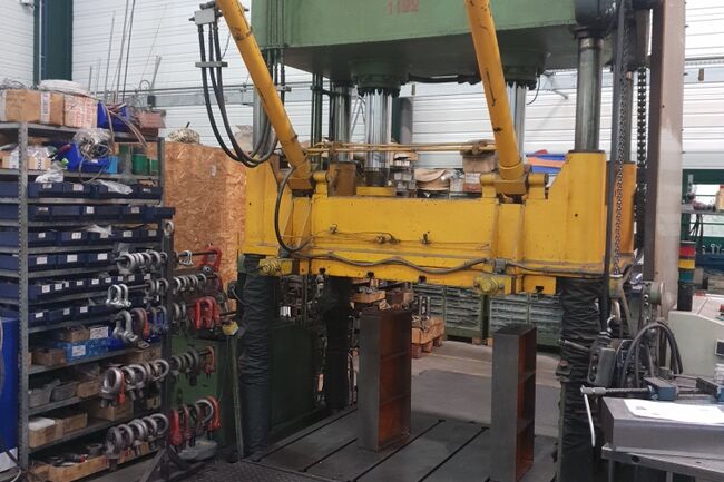 Rivendita Pressa prova stampi TCS 100TON usata