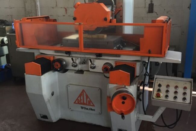 Rivendita Rettifica tangenziale DELTA TP 700 X 400 usata