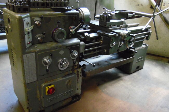 Rivendita Tornio parallelo CMT URSUS 200 usato