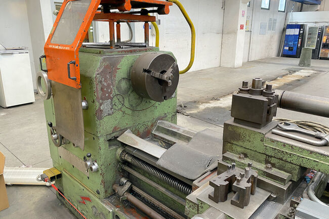 Rivendita Tornio parallelo GIANA TG350 usato