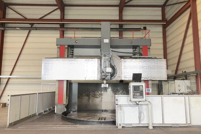 Rivendita Tornio verticale STANKO 1550 CNC usato