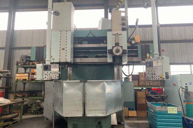 Rivendita Tornio verticale TOSHULIN SKJ20A usato